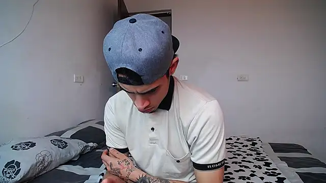 Snapshot of Candy_Grey28 chatting on October 12, 2025, 1:01 pm Candy Grey28 online show from October 12, 2025, 1:01 pm