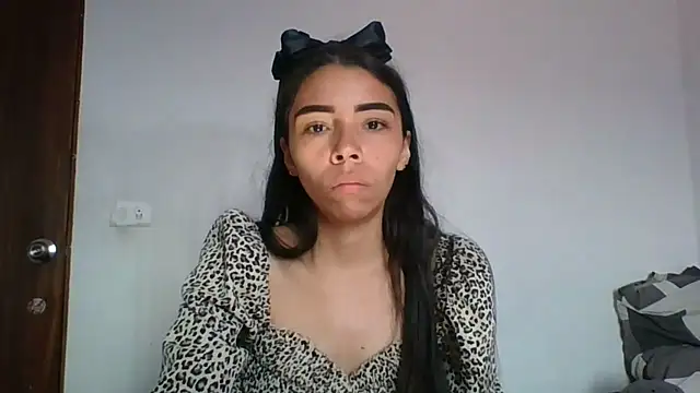 Snapshot of Candy_Grey28 chatting on October 1, 2025, 2:43 pm Candy Grey28 online show from October 1, 2025, 2:43 pm