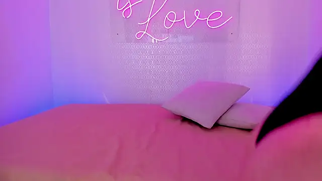 Snapshot of aleksandramiller_ chatting on April 23, 2026, 8:54 pm aleksandramiller online show from April 23, 2026, 8:54 pm