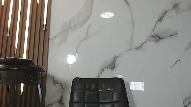 zuri lux online show from October 6, 2025, 11:49 pm