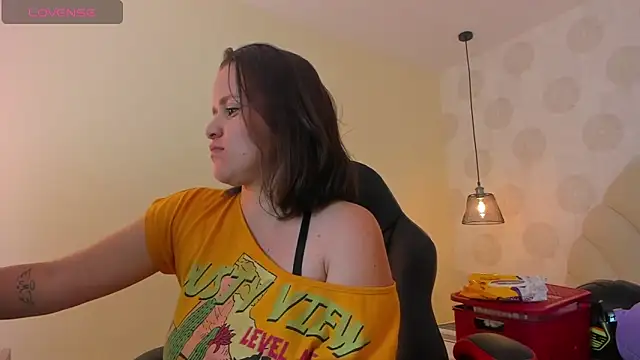 Snapshot of GIANAMILLER6 chatting on October 10, 2025, 12:17 pm GIANAMILLER6 online show from October 10, 2025, 12:17 pm