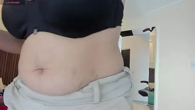 Snapshot of GIANAMILLER6 chatting on October 30, 2025, 11:30 am GIANAMILLER6 online show from October 30, 2025, 11:30 am