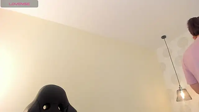 Snapshot of GIANAMILLER6 chatting on October 7, 2025, 12:17 pm GIANAMILLER6 online show from October 7, 2025, 12:17 pm