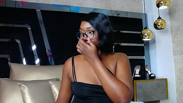 YallianaBrooks online show from April 16, 2026, 9:39 pm