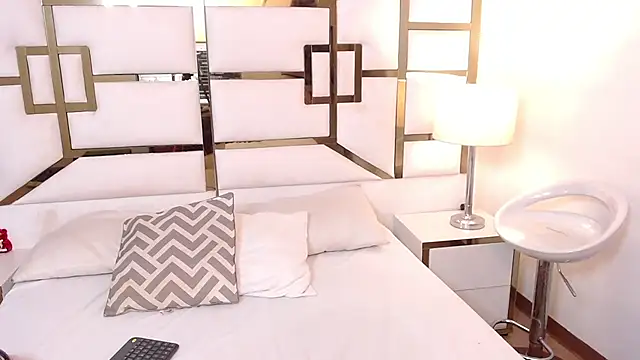 AnniieCarther online show from November 29, 2025, 3:23 pm