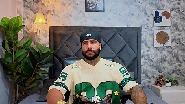 Apolo rousse1 online show from November 8, 2025, 9:40 pm