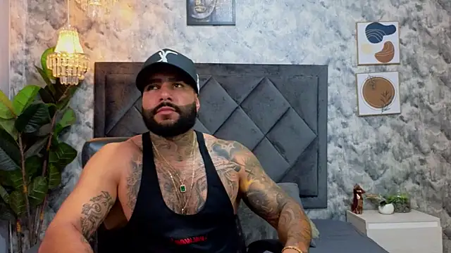 Apolo rousse1 online show from November 20, 2025, 9:04 pm