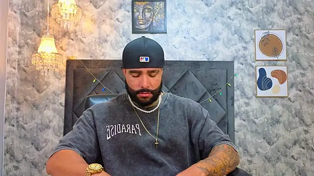 Apolo rousse1 online show from December 3, 2025, 8:30 pm