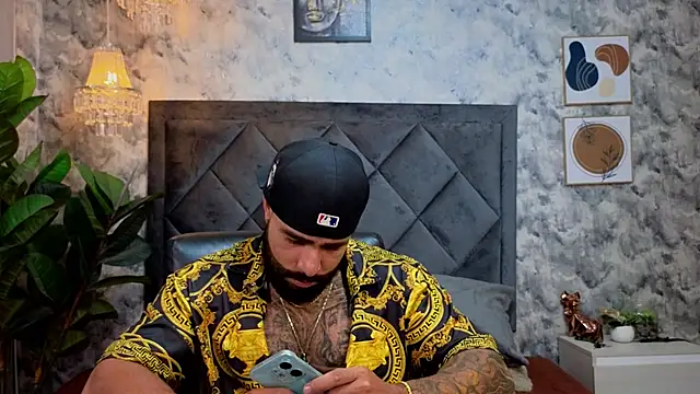 Apolo rousse1 online show from November 6, 2025, 8:57 pm