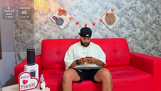 Apolo rousse1 online show from February 11, 2026, 10:31 pm