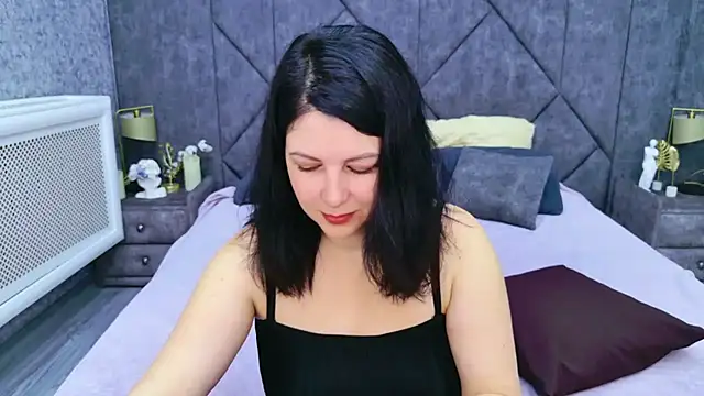 Nina Stane online show from November 5, 2025, 5:21 am