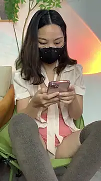 zhizhinaigai online show from November 27, 2025, 3:18 am