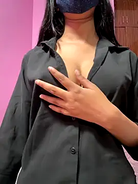 Neha18 online show from October 21, 2025, 12:26 pm