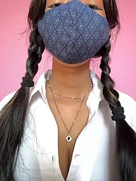 Neha18 online show from November 13, 2025, 5:11 am