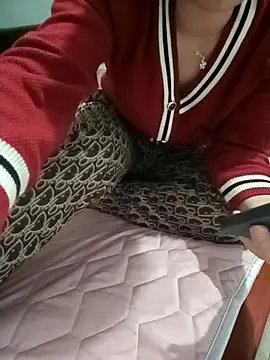 Sweet-Berry89 online show from November 2, 2025, 12:04 am