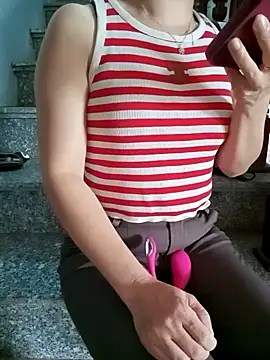 Sweet-Berry89 online show from September 23, 2025, 12:17 am