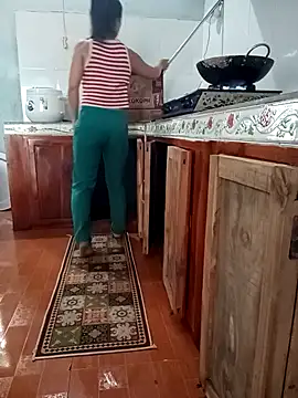 Sweet-Berry89 online show from October 17, 2025, 4:49 am