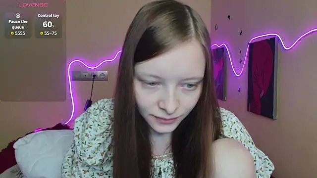 AliceHaris online show from October 4, 2025, 1:07 am