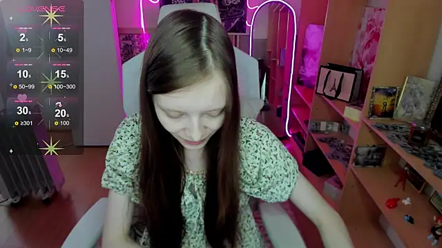 AliceHaris online show from November 12, 2025, 3:21 am