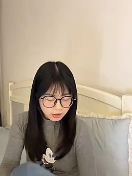 Snapshot of Ella-A9 chatting on November 3, 2025, 2:42 pm Ella-A9 online show from November 3, 2025, 2:42 pm