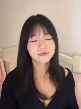 Snapshot of Ella-A9 chatting on October 13, 2025, 2:51 pm Ella-A9 online show from October 13, 2025, 2:51 pm