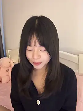 Snapshot of Ella-A9 chatting on October 14, 2025, 5:41 am Ella-A9 online show from October 14, 2025, 5:41 am