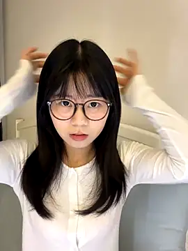 Snapshot of Ella-A9 chatting on November 1, 2025, 3:28 pm Ella-A9 online show from November 1, 2025, 3:28 pm