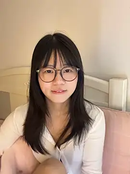 Snapshot of Ella-A9 chatting on October 23, 2025, 2:21 am Ella-A9 online show from October 23, 2025, 2:21 am