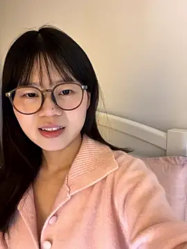 Snapshot of Ella-A9 chatting on October 22, 2025, 2:16 pm Ella-A9 online show from October 22, 2025, 2:16 pm