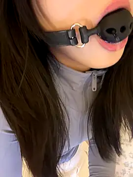 Snapshot of Ella-A9 chatting on November 21, 2025, 7:24 pm Ella-A9 online show from November 21, 2025, 7:24 pm