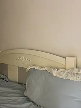 Snapshot of Ella-A9 chatting on October 25, 2025, 3:01 pm Ella-A9 online show from October 25, 2025, 3:01 pm