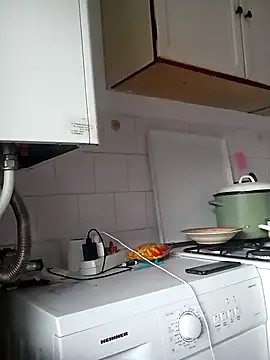 Snapshot of alinaalinutzq chatting on November 25, 2025, 2:17 pm alinaalinutzq online show from November 25, 2025, 2:17 pm