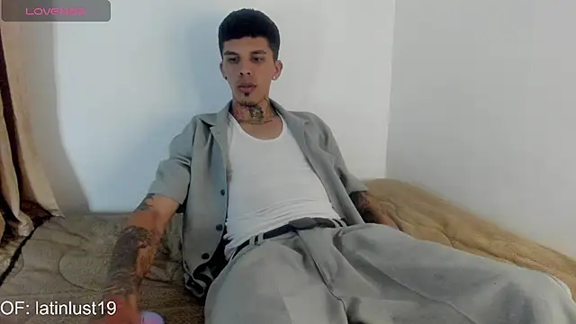 Savajelust online show from June 1, 2026, 2:23 am