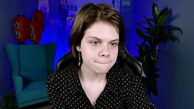 EllieMurler online show from October 8, 2025, 9:11 am