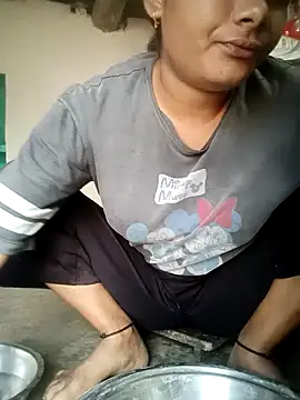 Hot siiii online show from September 18, 2025, 2:14 am