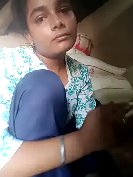 Hot siiii online show from September 15, 2025, 3:07 am