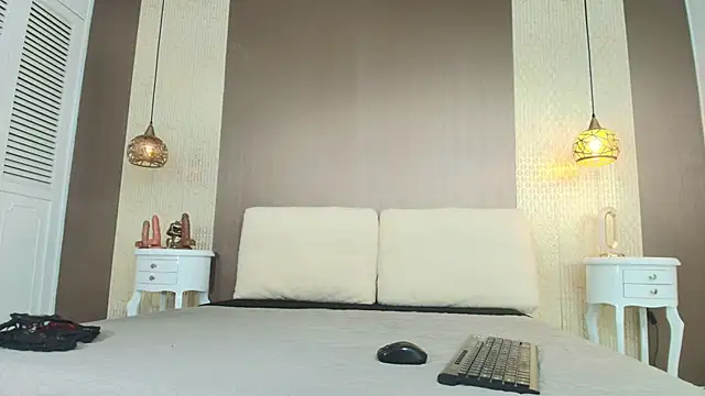 Tiifany Baker online show from January 12, 2026, 8:04 pm