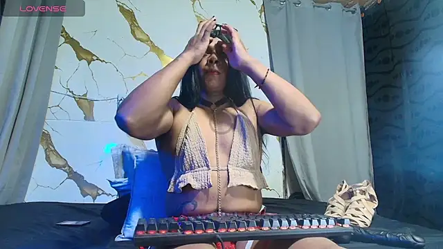 valeriafoxx3 online show from March 17, 2026, 10:35 pm