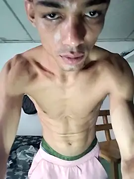 Brayanellatino online show from April 7, 2026, 8:43 pm