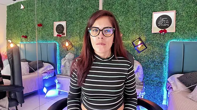 Linagh  online show from April 4, 2026, 11:28 am