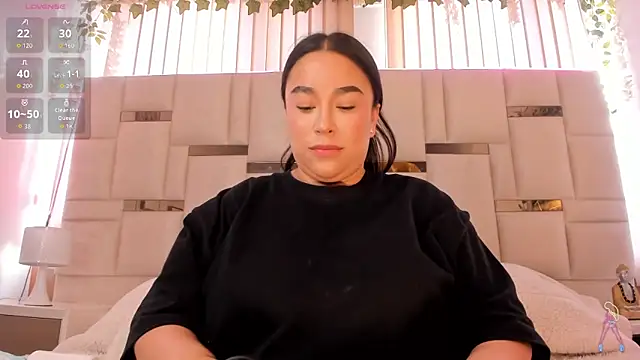 Snapshot of Zoey_thompson chatting on February 4, 2026, 9:32 pm Zoey thompson online show from February 4, 2026, 9:32 pm