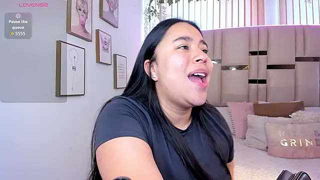 Snapshot of Zoey_thompson chatting on February 6, 2026, 1:29 pm Zoey thompson online show from February 6, 2026, 1:29 pm