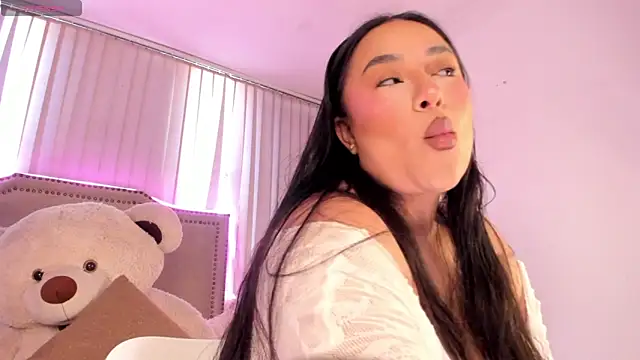 Zoey thompson online show from October 20, 2025, 2:39 pm