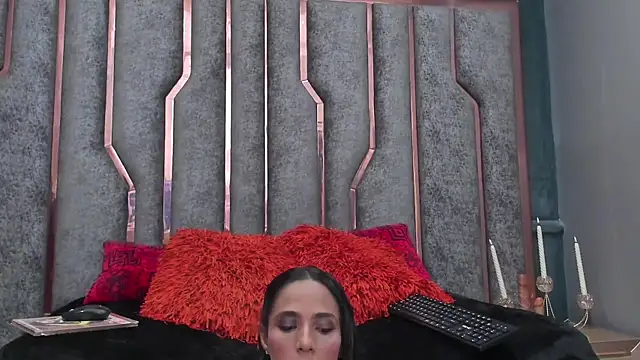 SienaFacchini online show from November 29, 2025, 3:56 pm