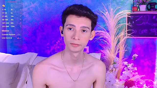 Snapshot of VicenteFerrer chatting on September 22, 2025, 4:13 pm VicenteFerrer online show from September 22, 2025, 4:13 pm