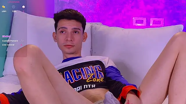 Snapshot of VicenteFerrer chatting on September 27, 2025, 5:02 am VicenteFerrer online show from September 27, 2025, 5:02 am