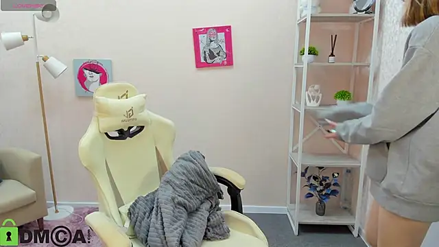 R0cket bunny online show from October 14, 2025, 1:17 am