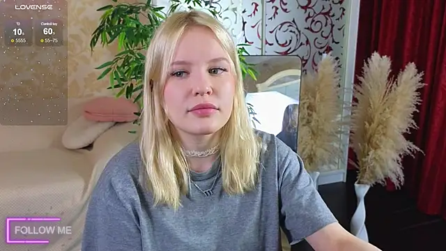 Mila Lioness online show from September 27, 2025, 12:11 pm