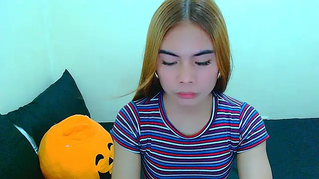 mikhaylahanderson online show from January 15, 2026, 2:37 am