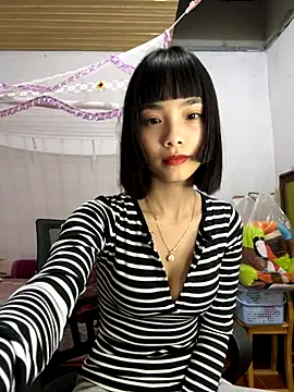 Snapshot of andymi1 chatting on October 21, 2025, 3:00 pm andymi1 online show from October 21, 2025, 3:00 pm